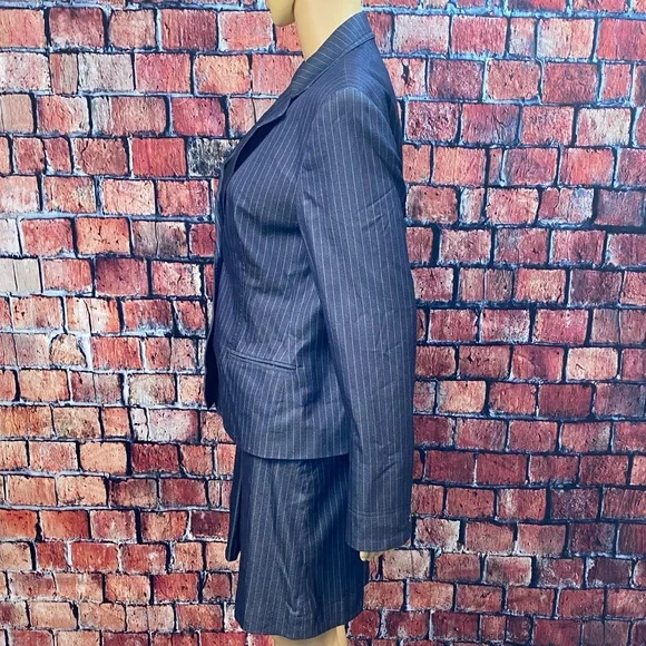 Valerie Stevens‎ Pinstriped 2-Piece Skirt Suit - Picture 7 of 16